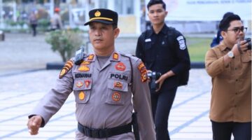 PS Kabag Ren Jadi Perwira Apel, Bupati H Sukiman Jadi Inspektur Apel Akbar Linmas Dan Pergeseran Pasukan PAM TPS Pemilu 2024